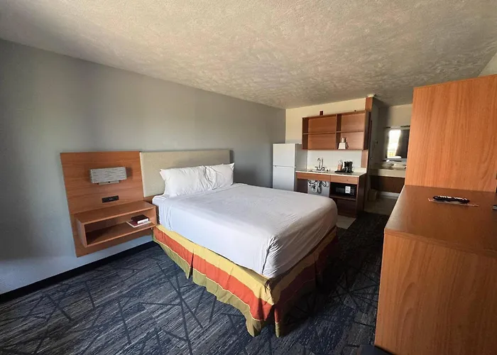 Suburban Studios On The Strip
